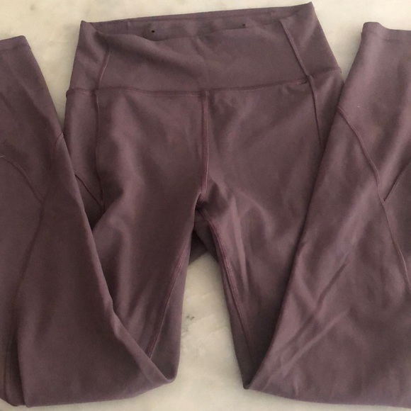 Lululemon In Movement 7/8 Tight *Everlux 25" Vintage Grape - Picture 2 of 4